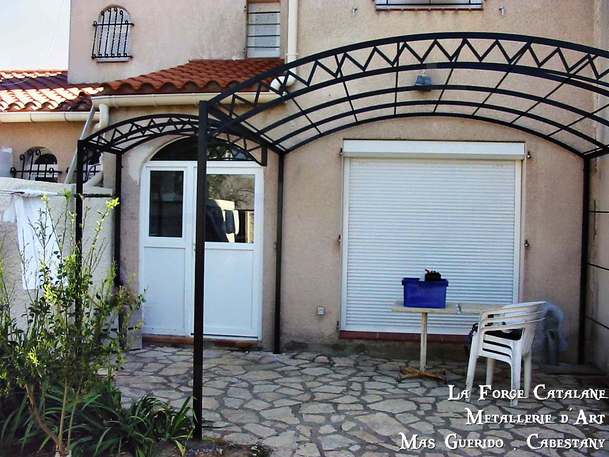 pergola et marquise cintree fer Forge Catalane Cabestany.jpg